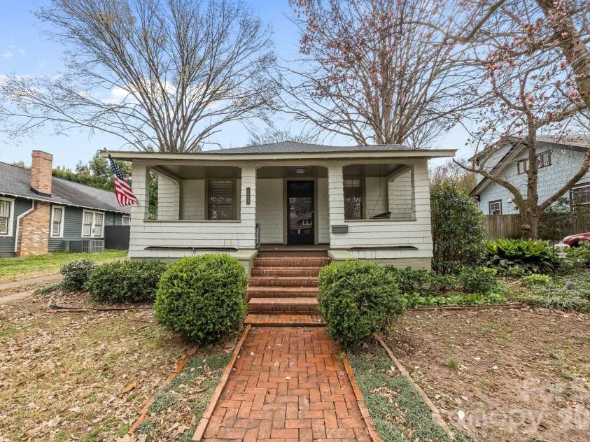 1508 Thomas Avenue, Charlotte, NC 28205.  MLS# CAR4353551, YatesRealty ID 18738. 