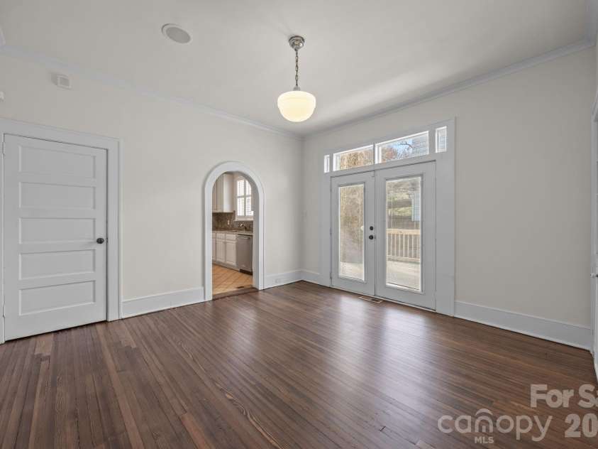 1508 Thomas Avenue, Charlotte, NC 28205.  MLS# CAR4353551, YatesRealty ID 18738. 