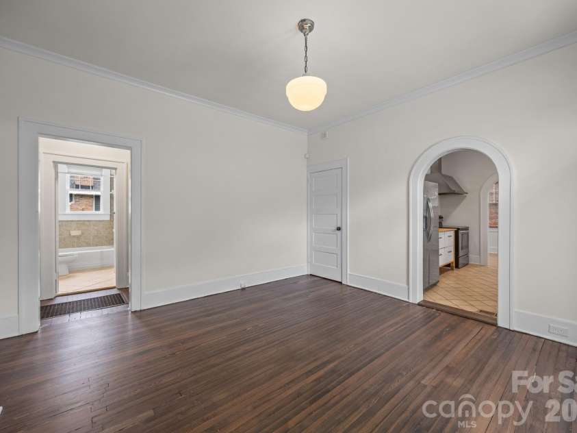 1508 Thomas Avenue, Charlotte, NC 28205.  MLS# CAR4353551, YatesRealty ID 18738. 