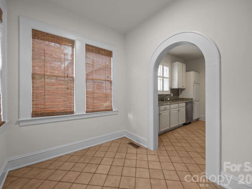 1508 Thomas Avenue, Charlotte, NC 28205.  MLS# CAR4353551, YatesRealty ID 18738. 