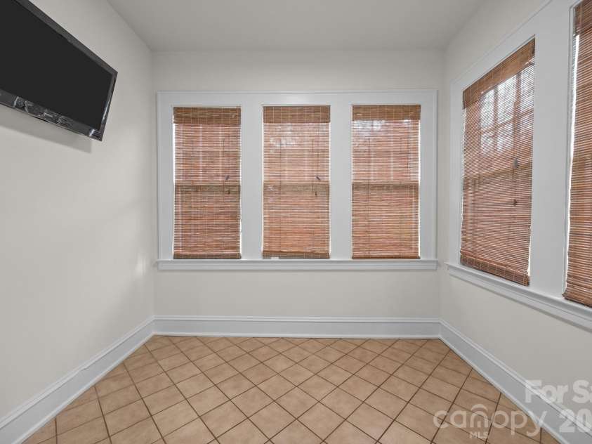 1508 Thomas Avenue, Charlotte, NC 28205.  MLS# CAR4353551, YatesRealty ID 18738. 