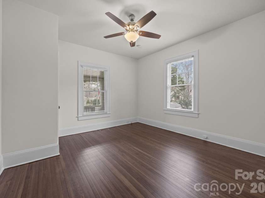 1508 Thomas Avenue, Charlotte, NC 28205.  MLS# CAR4353551, YatesRealty ID 18738. 