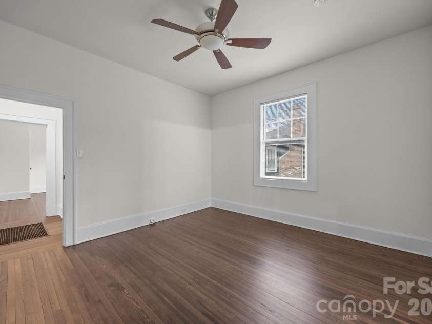 1508 Thomas Avenue, Charlotte, NC 28205.  MLS# CAR4353551, YatesRealty ID 18738. 