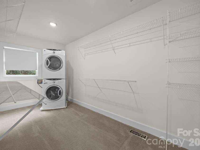 1508 Thomas Avenue, Charlotte, NC 28205.  MLS# CAR4353551, YatesRealty ID 18738. 