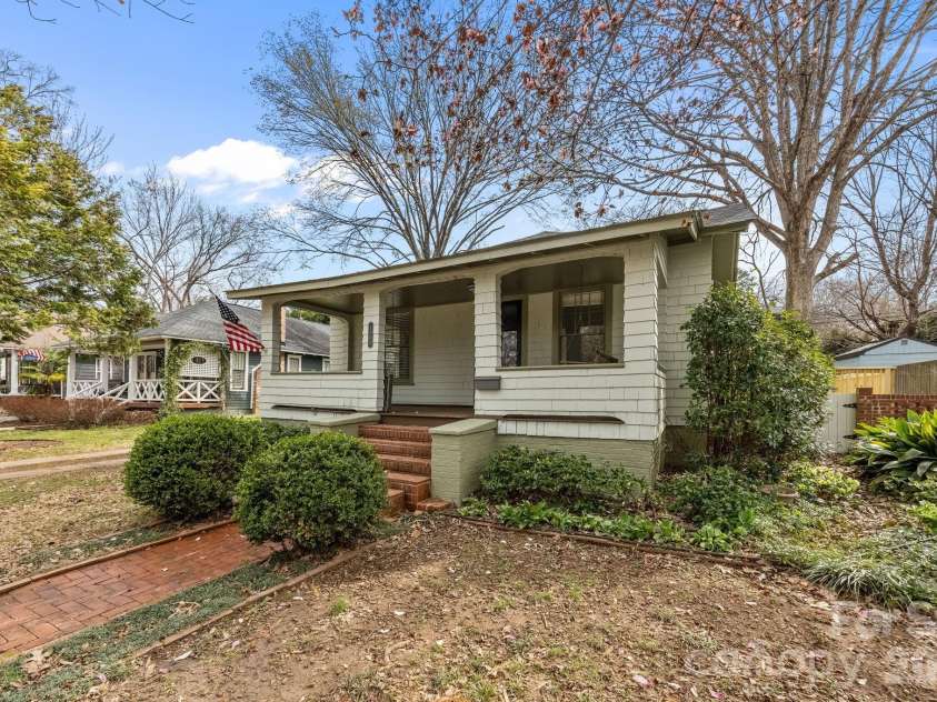 1508 Thomas Avenue, Charlotte, NC 28205.  MLS# CAR4353551, YatesRealty ID 18738. 