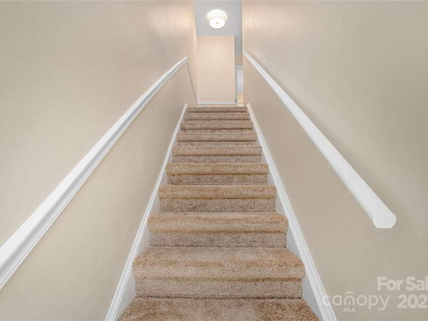 7912 Charter Oak Lane, Charlotte, NC 28226.  MLS# CAR4266708, YatesRealty ID 18738. 