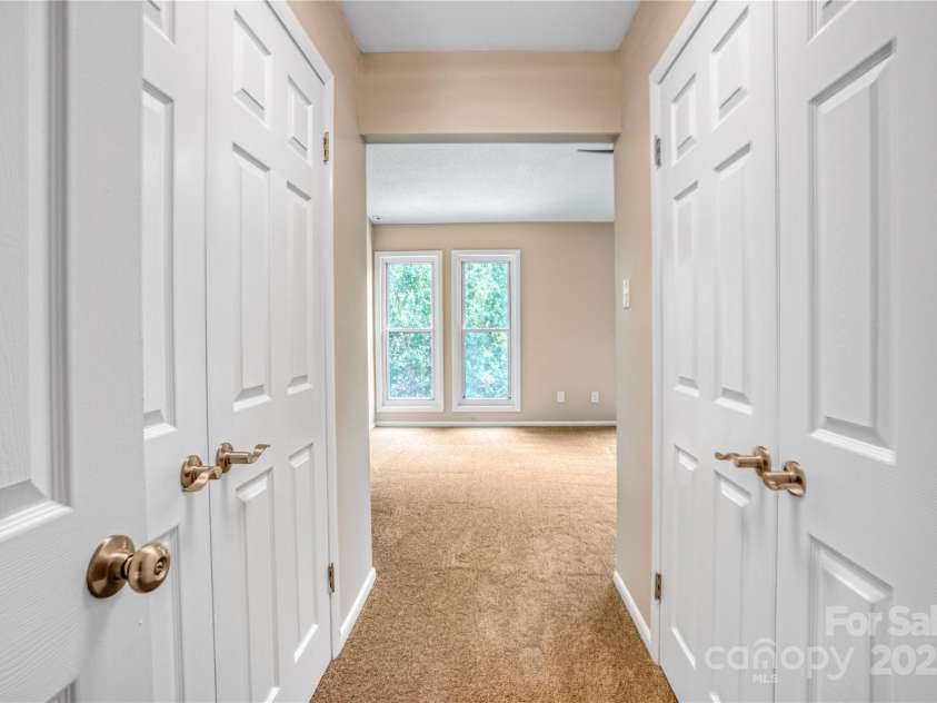 7912 Charter Oak Lane, Charlotte, NC 28226.  MLS# CAR4266708, YatesRealty ID 18738. 