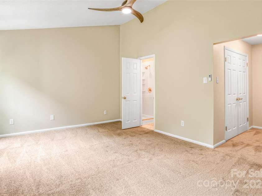7912 Charter Oak Lane, Charlotte, NC 28226.  MLS# CAR4266708, YatesRealty ID 18738. 