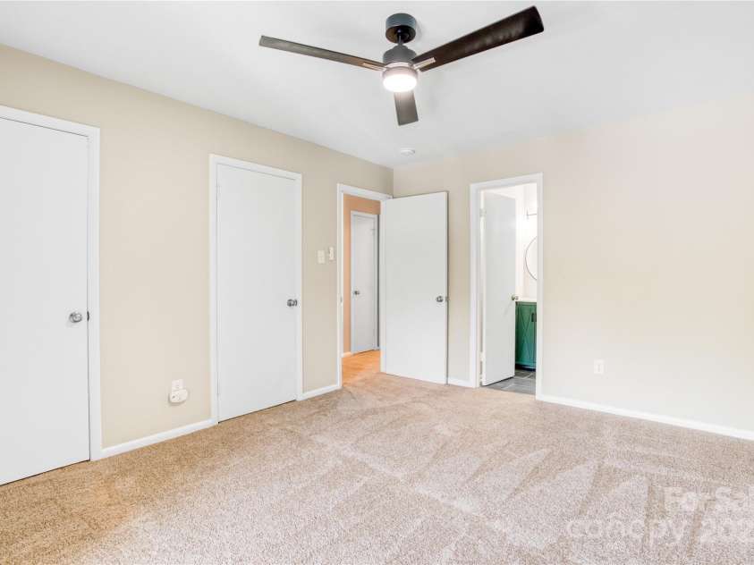 7912 Charter Oak Lane, Charlotte, NC 28226.  MLS# CAR4266708, YatesRealty ID 18738. 