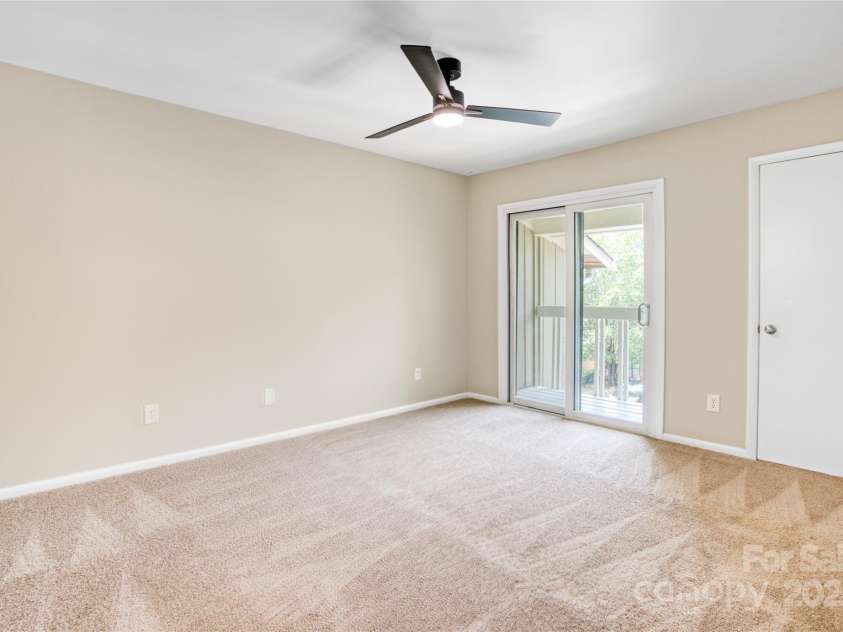 7912 Charter Oak Lane, Charlotte, NC 28226.  MLS# CAR4266708, YatesRealty ID 18738. 