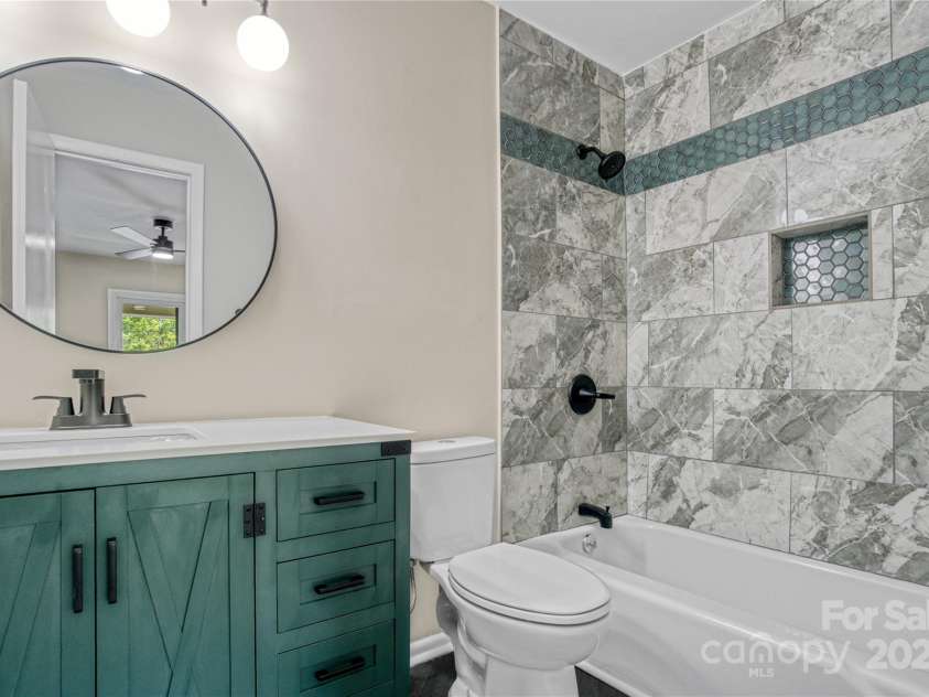 7912 Charter Oak Lane, Charlotte, NC 28226.  MLS# CAR4266708, YatesRealty ID 18738. 