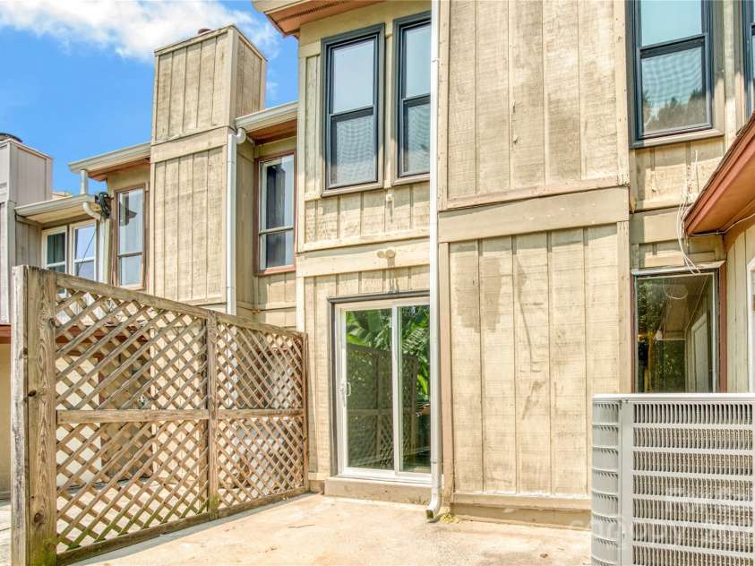 7912 Charter Oak Lane, Charlotte, NC 28226.  MLS# CAR4266708, YatesRealty ID 18738. 