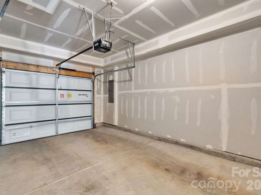 336 Twinflower Lane, Charlotte, NC 28205.  MLS# CAR4367102, YatesRealty ID 18739. 