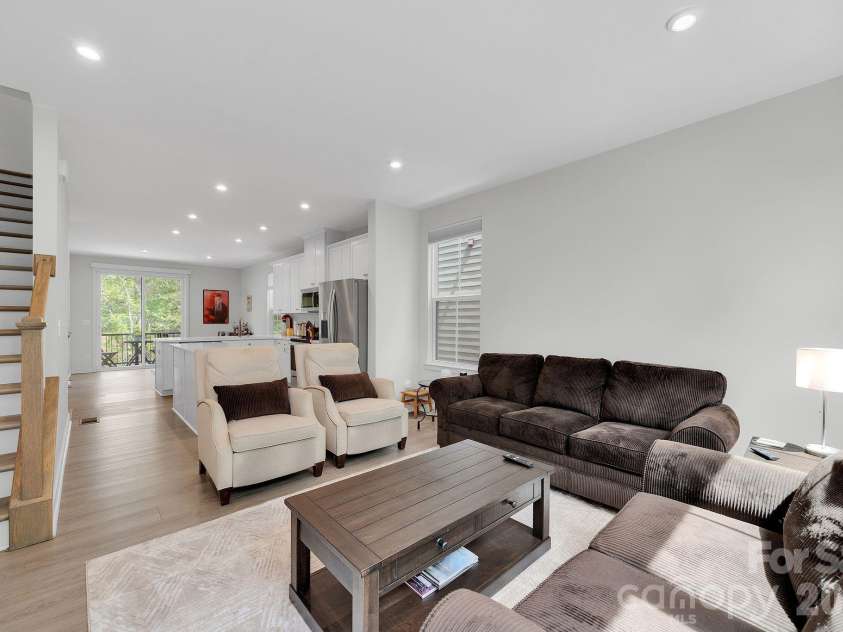 336 Twinflower Lane, Charlotte, NC 28205.  MLS# CAR4367102, YatesRealty ID 18739. 