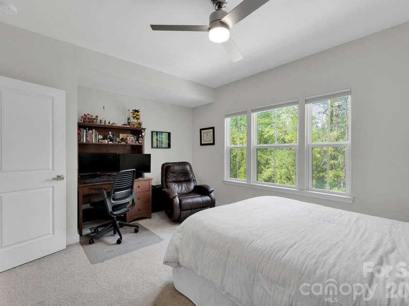 336 Twinflower Lane, Charlotte, NC 28205.  MLS# CAR4367102, YatesRealty ID 18739. 