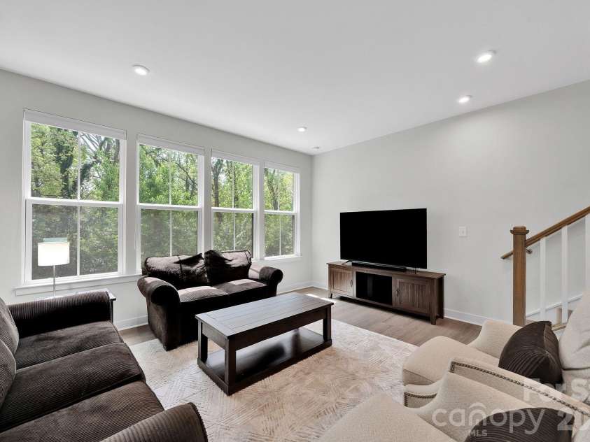 336 Twinflower Lane, Charlotte, NC 28205.  MLS# CAR4367102, YatesRealty ID 18739. Main living area. 