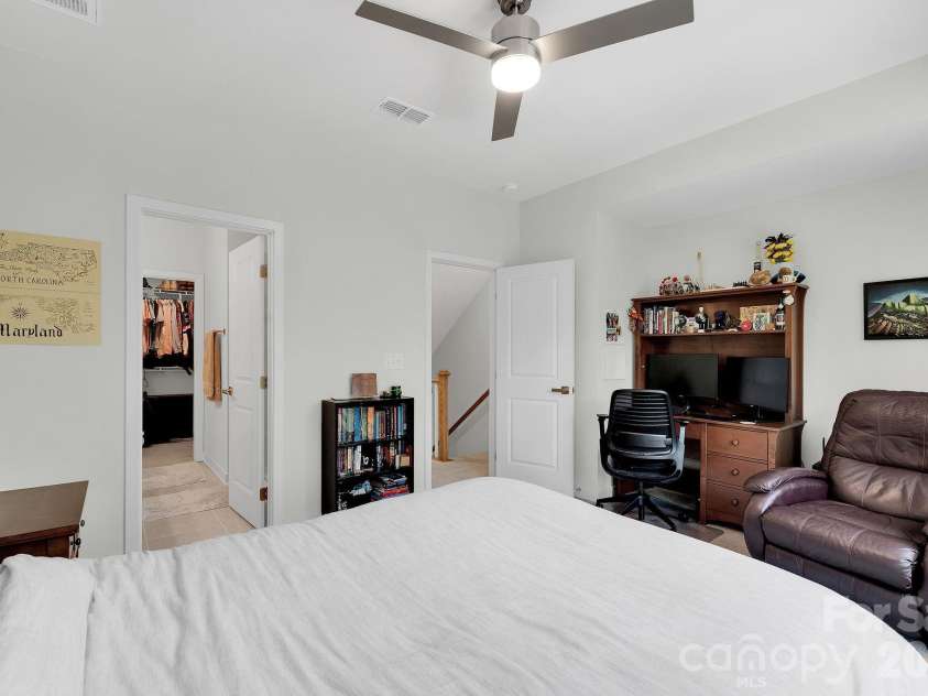 336 Twinflower Lane, Charlotte, NC 28205.  MLS# CAR4367102, YatesRealty ID 18739. Primary Bedroom 