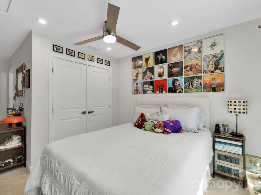 336 Twinflower Lane, Charlotte, NC 28205.  MLS# CAR4367102, YatesRealty ID 18739. Top Floor Bedroom/Flex space.