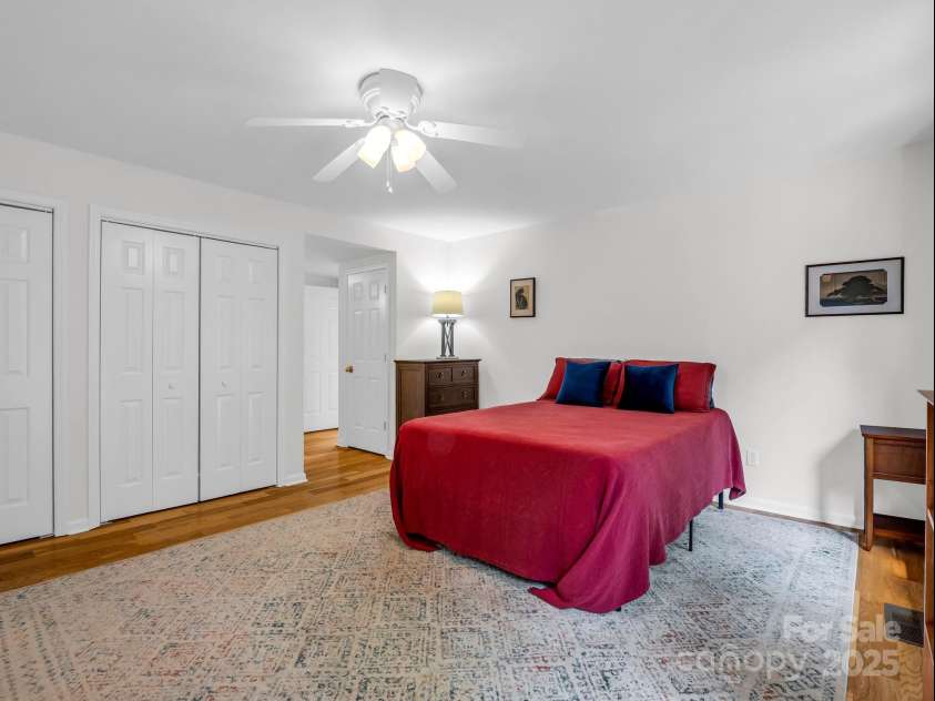 8 Hunting Country Trail, Tryon, NC 28782.  MLS# CAR4244551, YatesRealty ID 18739. Upper level suite with double closets