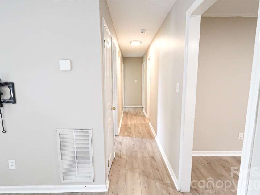 1006 Iris Drive, Gastonia, NC 28056.  MLS# CAR4375329, YatesRealty ID 18740. 