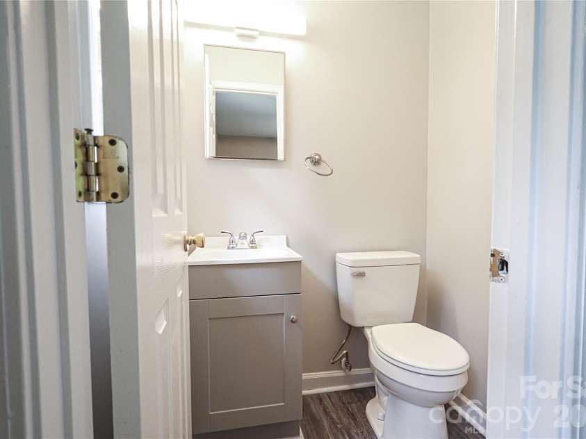 1006 Iris Drive, Gastonia, NC 28056.  MLS# CAR4375329, YatesRealty ID 18740. 
