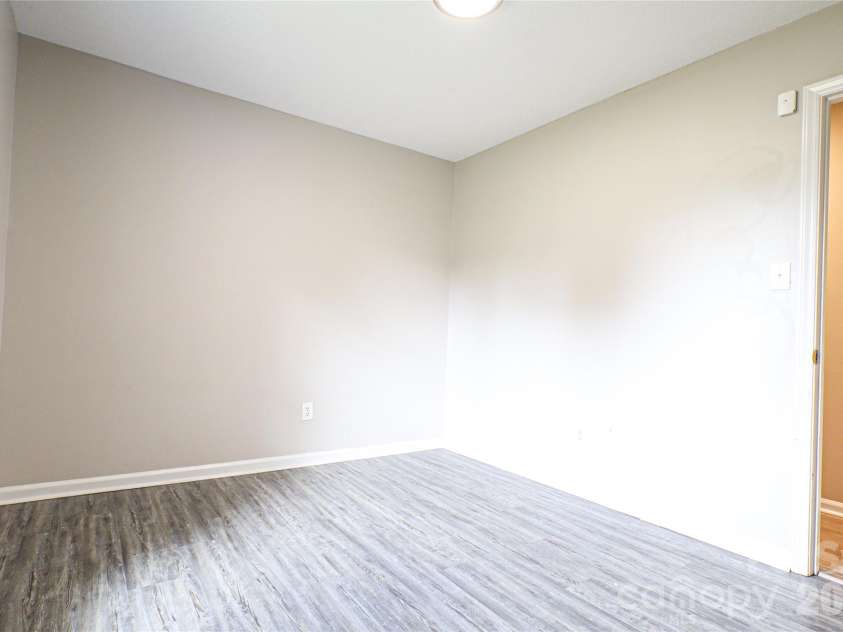 1006 Iris Drive, Gastonia, NC 28056.  MLS# CAR4375329, YatesRealty ID 18740. 