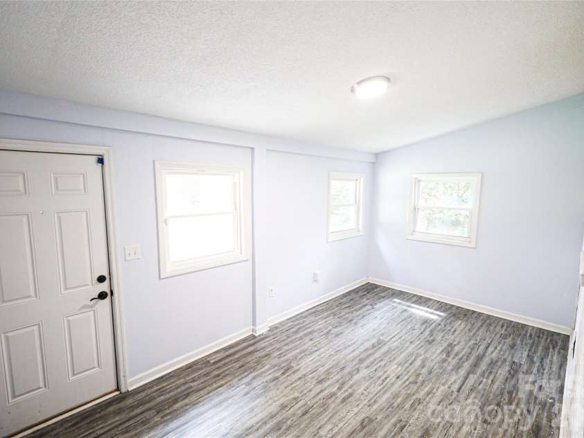 1006 Iris Drive, Gastonia, NC 28056.  MLS# CAR4375329, YatesRealty ID 18740. 