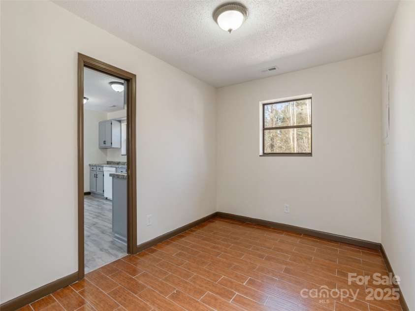 112 Louisiana Avenue, Hendersonville, NC 28739.  MLS# CAR4213175, YatesRealty ID 18740. 