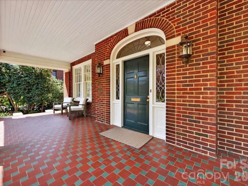 700 Queens Road, Charlotte, NC 28207.  MLS# CAR4366569, YatesRealty ID 18741. 