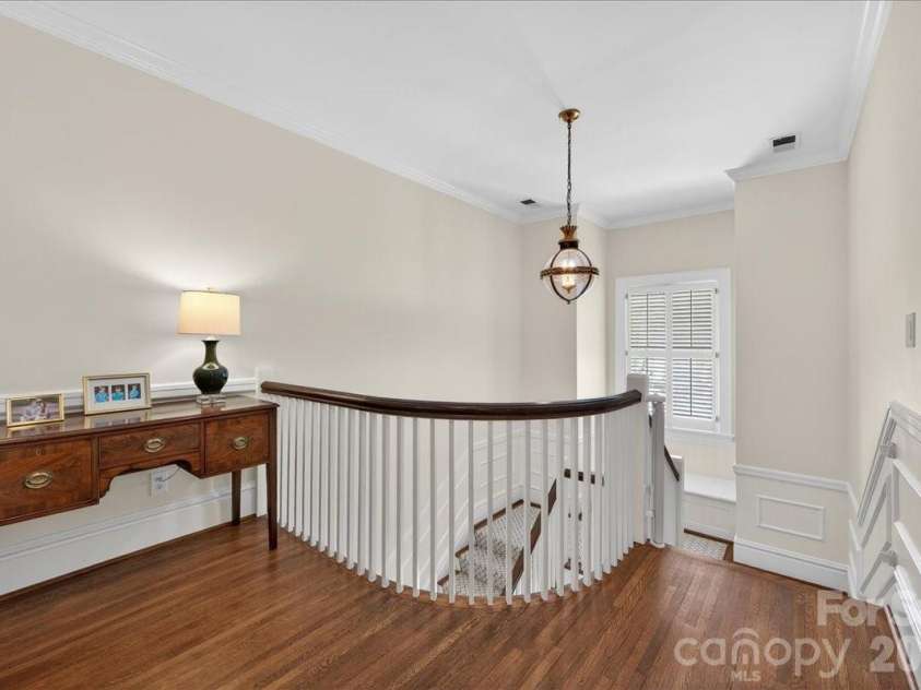 700 Queens Road, Charlotte, NC 28207.  MLS# CAR4366569, YatesRealty ID 18741. 