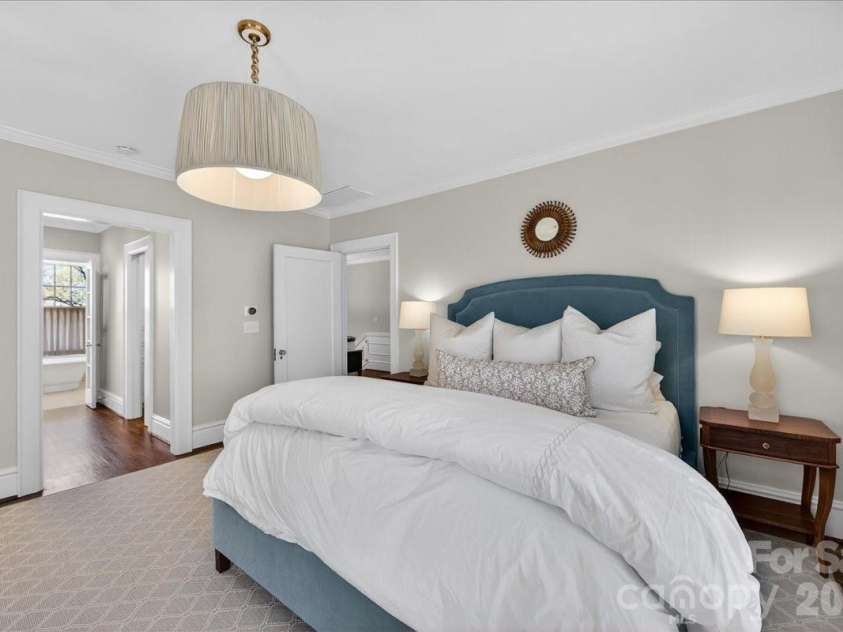 700 Queens Road, Charlotte, NC 28207.  MLS# CAR4366569, YatesRealty ID 18741. 