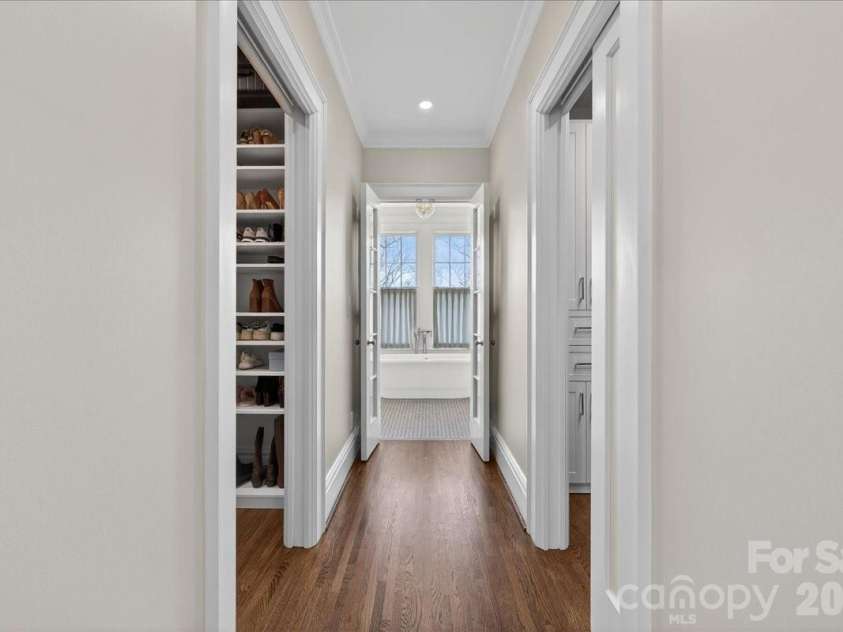 700 Queens Road, Charlotte, NC 28207.  MLS# CAR4366569, YatesRealty ID 18741. 