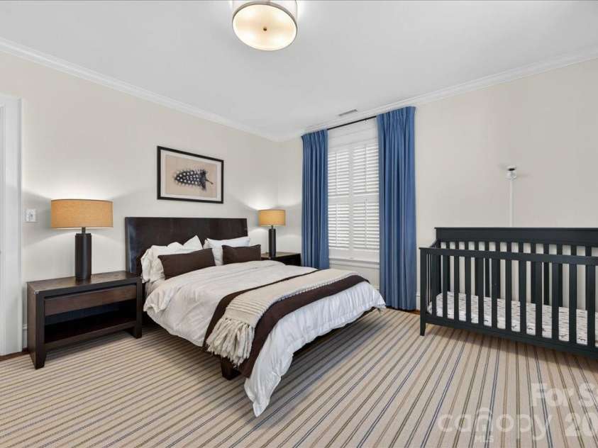 700 Queens Road, Charlotte, NC 28207.  MLS# CAR4366569, YatesRealty ID 18741. 