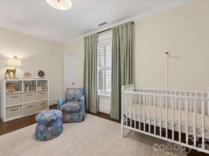 700 Queens Road, Charlotte, NC 28207.  MLS# CAR4366569, YatesRealty ID 18741. 