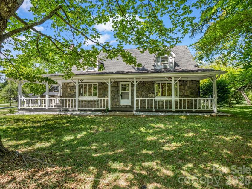 363 Etowah School Road, Hendersonville, NC 28739.  MLS# CAR4409741, YatesRealty ID 18743. 