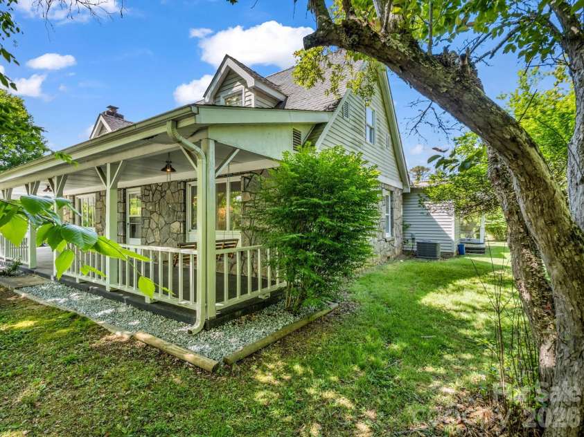363 Etowah School Road, Hendersonville, NC 28739.  MLS# CAR4409741, YatesRealty ID 18743. 