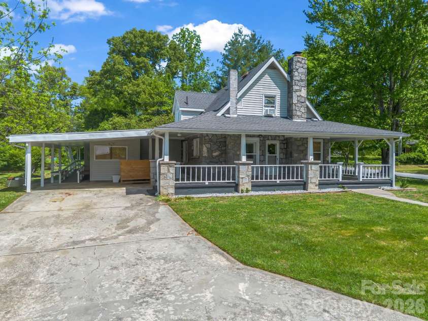 363 Etowah School Road, Hendersonville, NC 28739.  MLS# CAR4409741, YatesRealty ID 18743. 