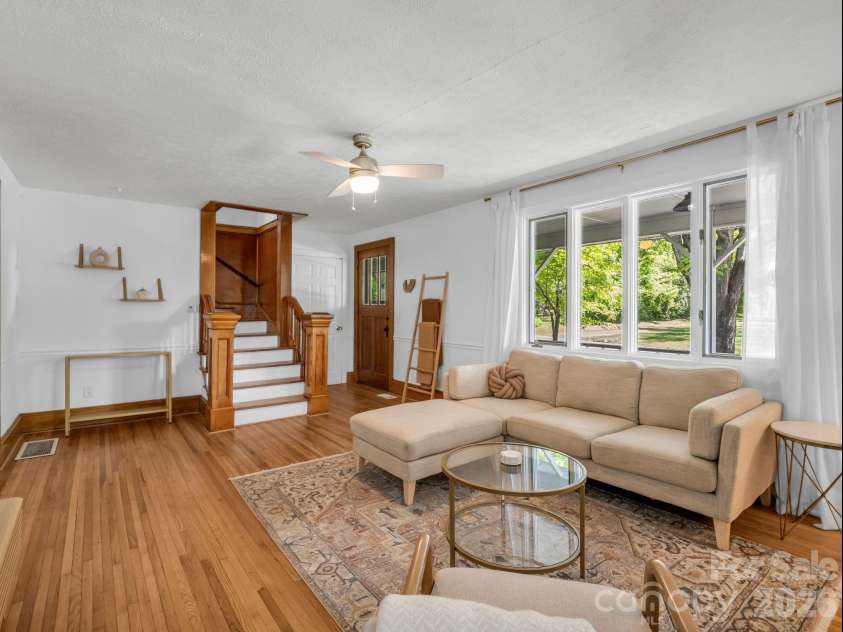 363 Etowah School Road, Hendersonville, NC 28739.  MLS# CAR4409741, YatesRealty ID 18743. 