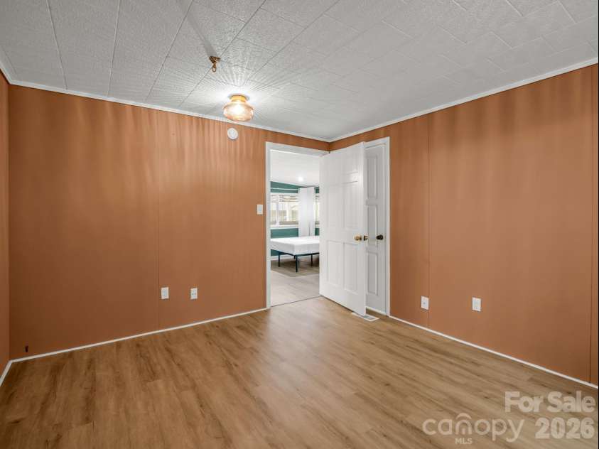 363 Etowah School Road, Hendersonville, NC 28739.  MLS# CAR4409741, YatesRealty ID 18743. 