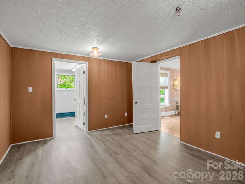 363 Etowah School Road, Hendersonville, NC 28739.  MLS# CAR4409741, YatesRealty ID 18743. 