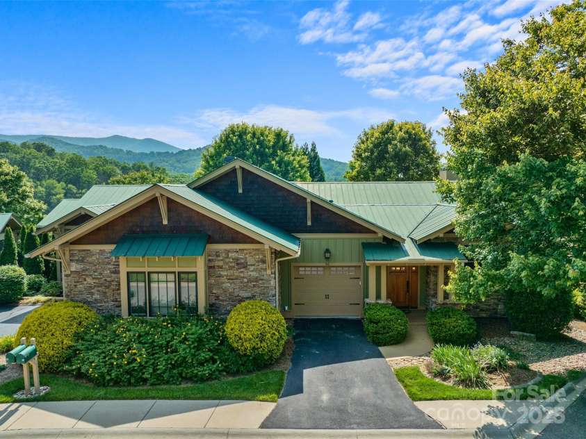 50 Mandolin Drive, Black Mountain, NC 28711.  MLS# CAR4264408, YatesRealty ID 18743. This sought-after Nine South Townhome is situated in the heart of Black Mountain!