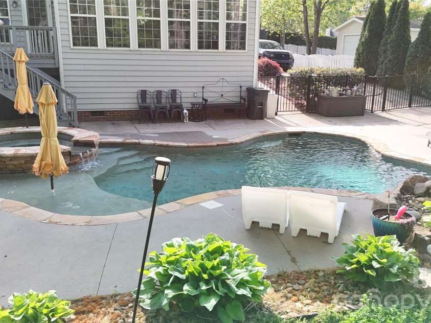 112 Huntly Lane, Mooresville, NC 28115.  MLS# CAR4369281, YatesRealty ID 18745. 
