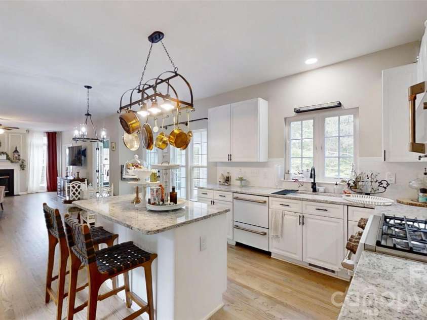 112 Huntly Lane, Mooresville, NC 28115.  MLS# CAR4369281, YatesRealty ID 18745. 