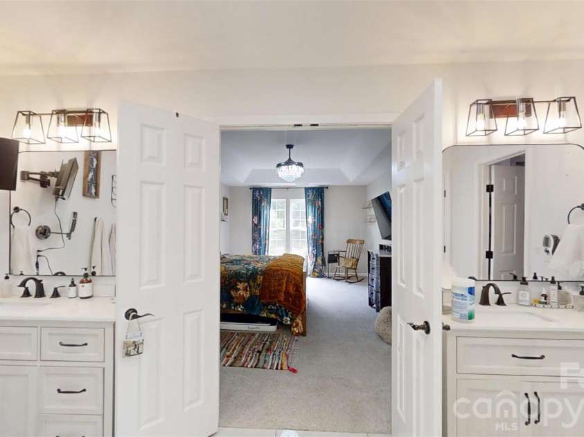 112 Huntly Lane, Mooresville, NC 28115.  MLS# CAR4369281, YatesRealty ID 18745. 