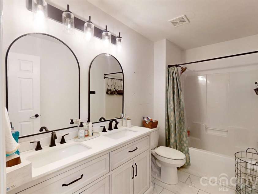 112 Huntly Lane, Mooresville, NC 28115.  MLS# CAR4369281, YatesRealty ID 18745. 