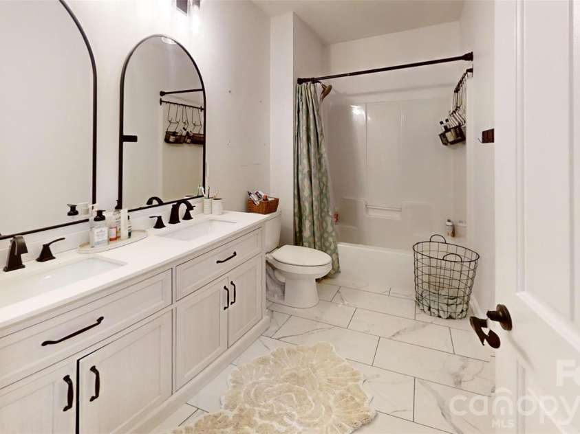 112 Huntly Lane, Mooresville, NC 28115.  MLS# CAR4369281, YatesRealty ID 18745. 