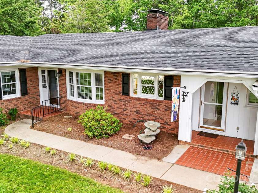200 Woodside Drive, Morganton, NC 28655.  MLS# CAR4256591, YatesRealty ID 18745. 