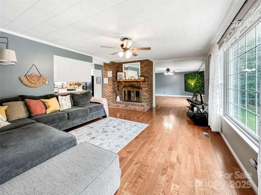 200 Woodside Drive, Morganton, NC 28655.  MLS# CAR4256591, YatesRealty ID 18745. 