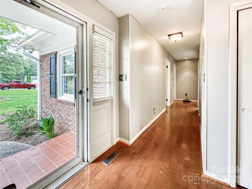 200 Woodside Drive, Morganton, NC 28655.  MLS# CAR4256591, YatesRealty ID 18745. 