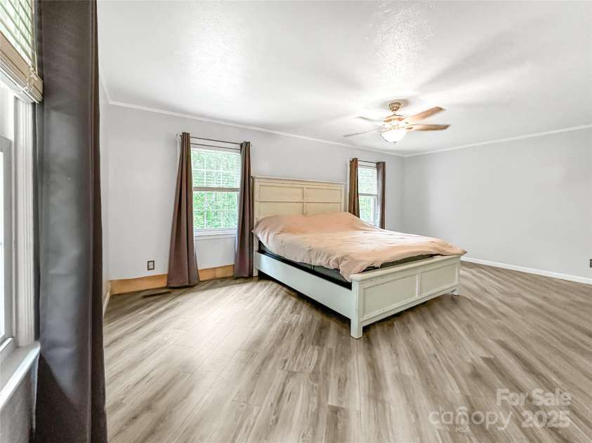 200 Woodside Drive, Morganton, NC 28655.  MLS# CAR4256591, YatesRealty ID 18745. 